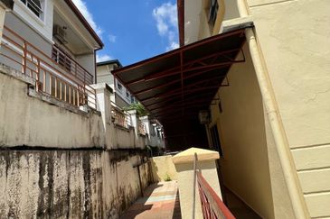 Taman Pinggiran Putra