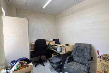 Taman Pinggiran Putra