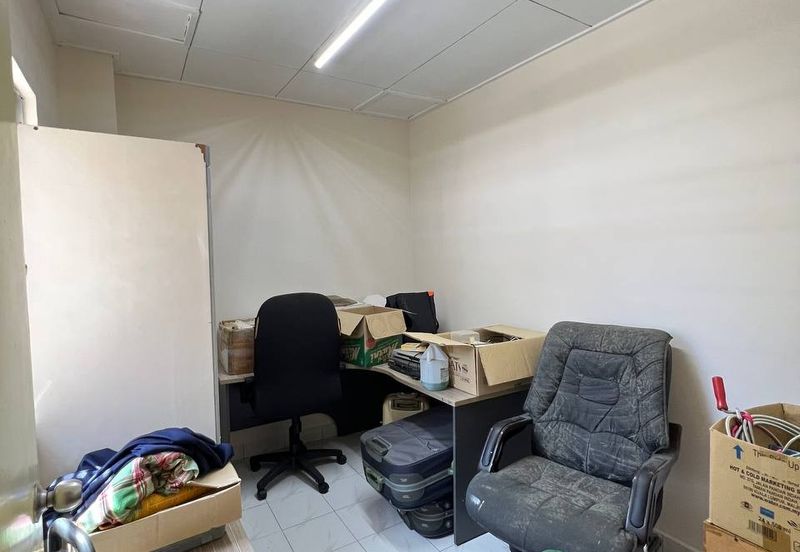 Taman Pinggiran Putra