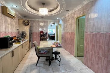 Taman Pinggiran Putra