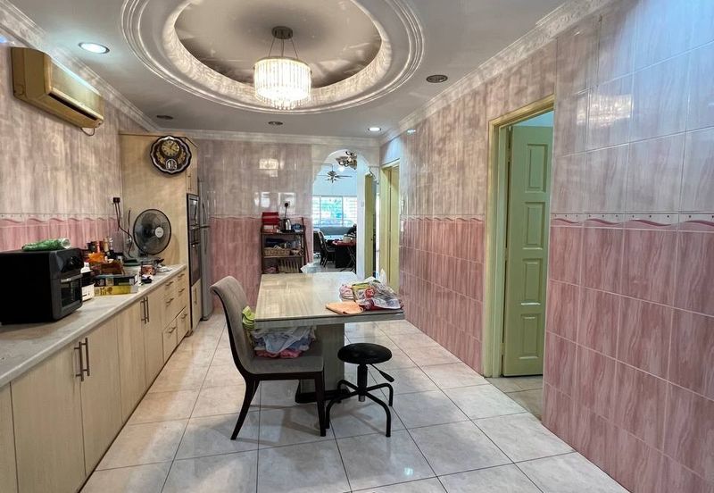 Taman Pinggiran Putra