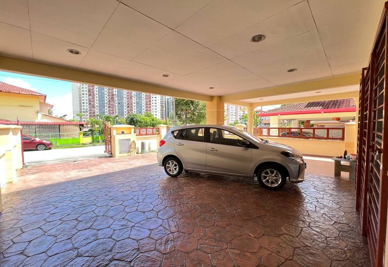 Taman Pinggiran Putra