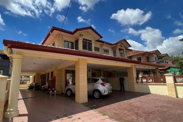 Taman Pinggiran Putra