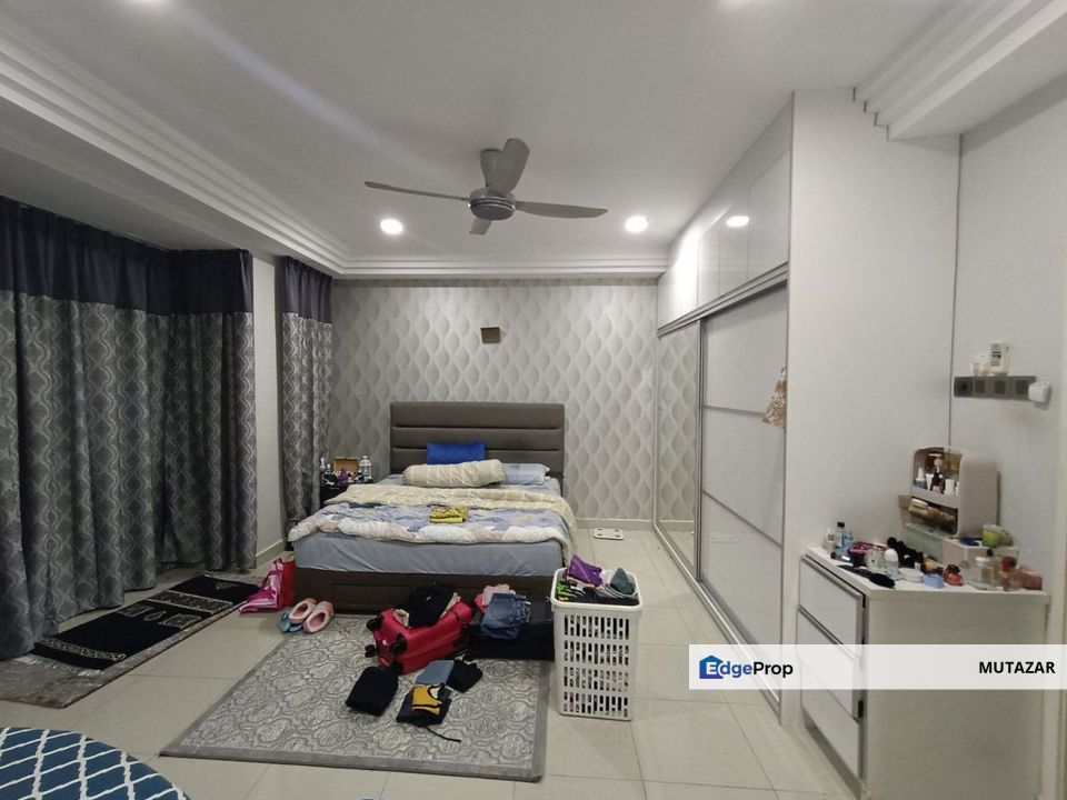 DOUBLE STOREY TERRACE HOUSE AT SEKSYEN 4, BANDAR BARU BANGI - TERES PALING LUAS @ BANGI (22ft×85ft), Selangor, Bangi