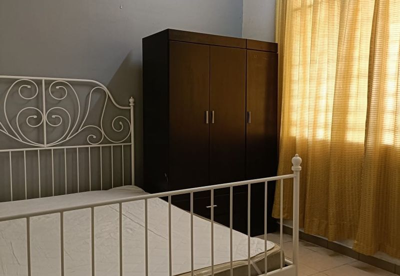 Single Storey Terrace House in Taman Pinggiran Cyber, Cyberjaya - Renovated Unit & Fully Furnished 