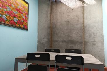 Single Storey Terrace House in Taman Pinggiran Cyber, Cyberjaya - Renovated Unit & Fully Furnished 