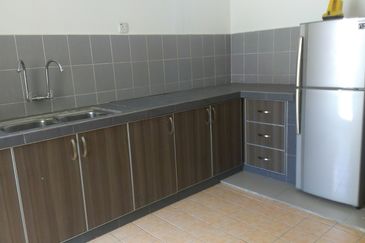 Single Storey Terrace House in Taman Pinggiran Cyber, Cyberjaya - Renovated Unit & Fully Furnished 