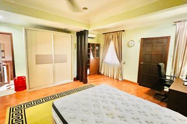 Bandar Tun Hussein Onn