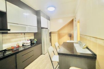 Bandar Tun Hussein Onn