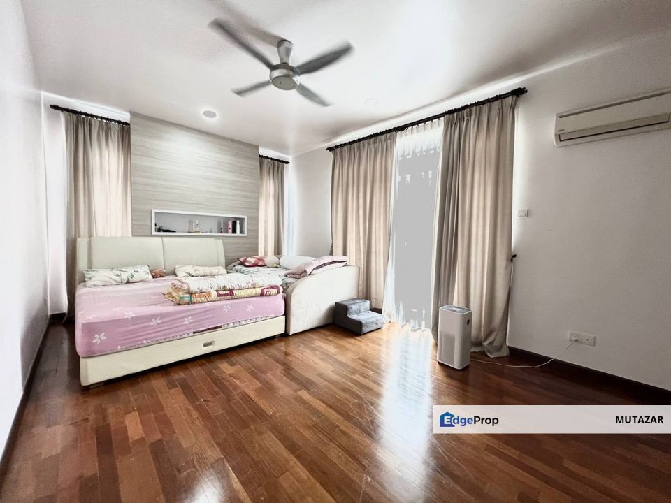 FREEHOLD, Double Storey Semi-D @ Saujana Villa, Kajang - Selling Below Bank Value!!!, Selangor, Kajang