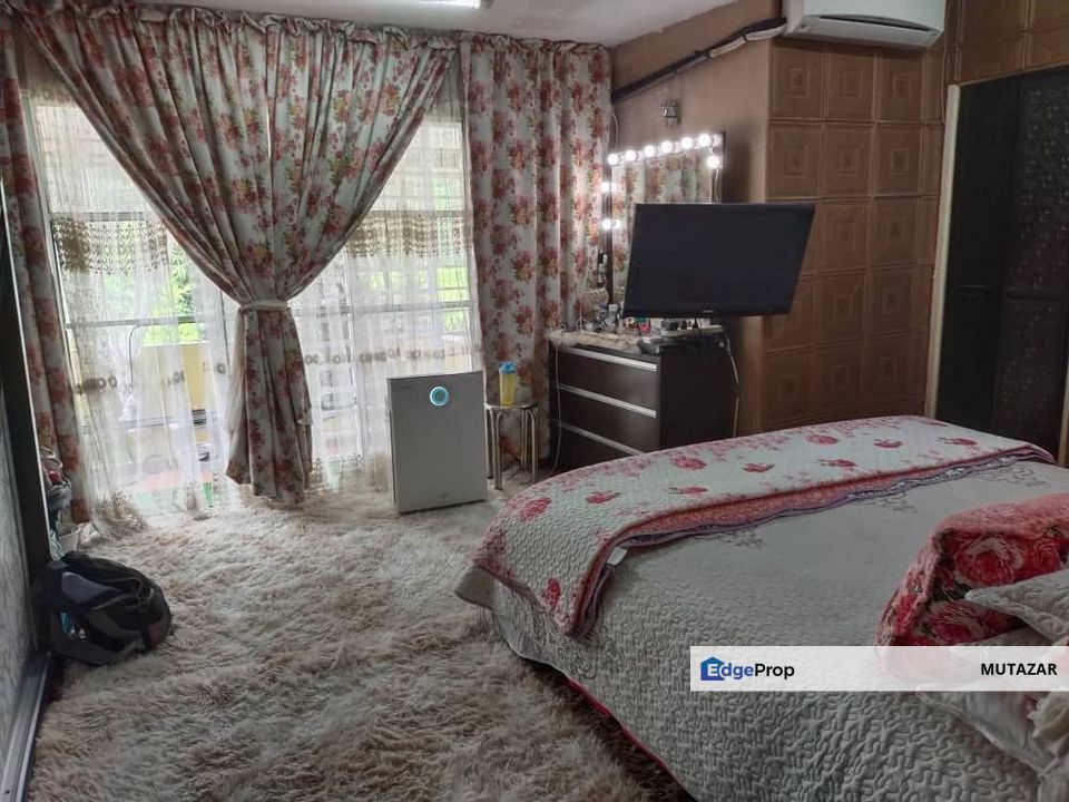 FREEHOLD FACING OPEN, Double Storey Terrace House in Saujana Impian, Kajang - Fully Extended & Renovated, Selangor, Kajang