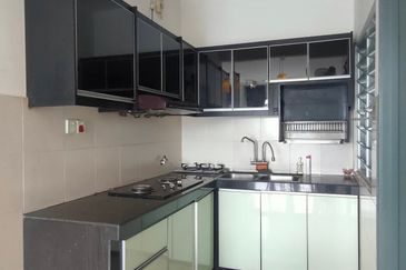 Pr1ma Apartment @ Precint 11