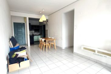 Pr1ma Apartment @ Precint 11