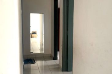 Pr1ma Apartment @ Precint 11