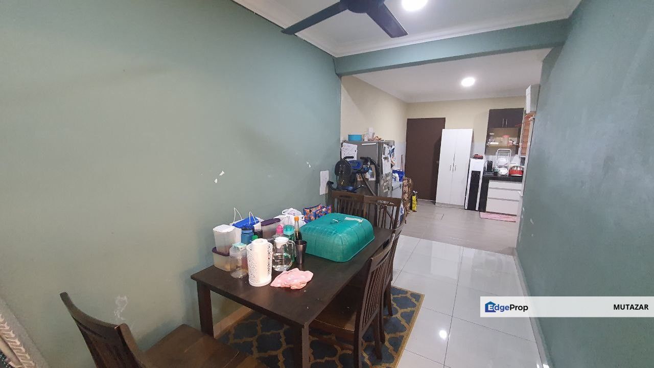 Below Market Price!!! Double Storey Terrace House, Garnet @ Kota Emerald, Rawang - Renovated & Extended Kitchen , Selangor, Rawang