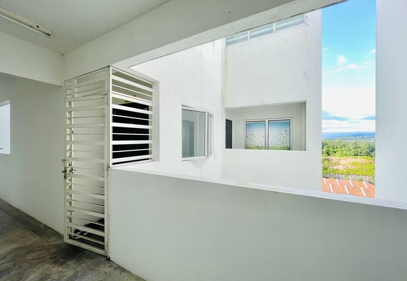 Puncak Hijauan (Hijauan Heights)