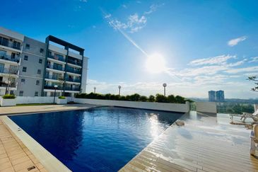 Puncak Hijauan (Hijauan Heights)