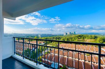 Puncak Hijauan (Hijauan Heights)