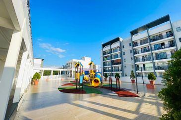 Puncak Hijauan (Hijauan Heights)