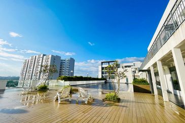 Puncak Hijauan (Hijauan Heights)