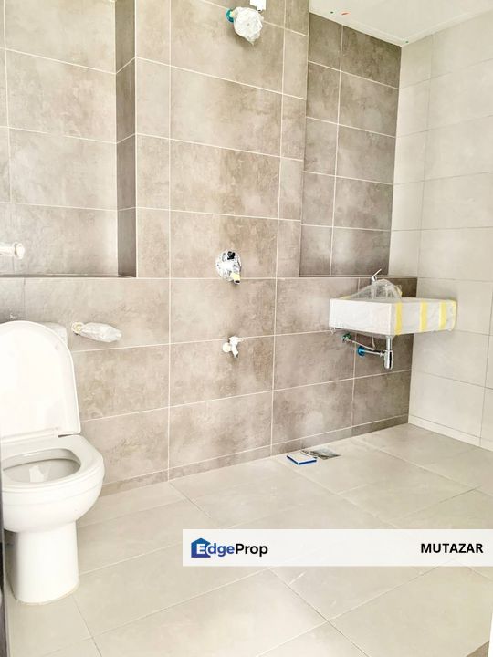 FREEHOLD, Double Storey Semi-D @ Serene Heights 10 (Verna Garden), Bangi - Near KTM & University, Selangor, Semenyih