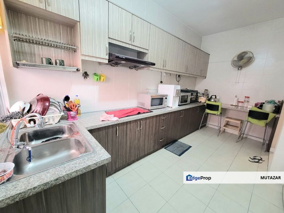 Renovated & Extended, Double Storey Terrace House at Alam Budiman, Shah Alam - With Kitchen Cabinet, Selangor, Shah Alam