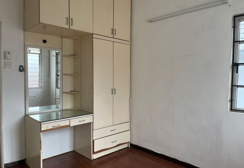 FREEHOLD END LOT, Double Storey Terrace House @ Taman Setiawangsa, KL - Extra Land at Side & Huge Parking Space Up To 4 Cars