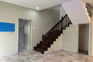 FREEHOLD END LOT, Double Storey Terrace House @ Taman Setiawangsa, KL - Extra Land at Side & Huge Parking Space Up To 4 Cars