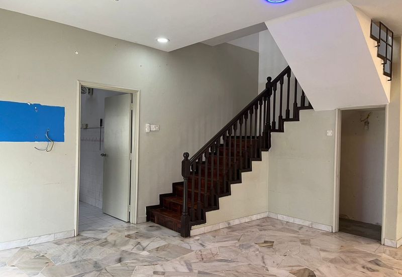 FREEHOLD END LOT, Double Storey Terrace House @ Taman Setiawangsa, KL - Extra Land at Side & Huge Parking Space Up To 4 Cars