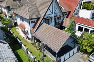 FREEHOLD END LOT, Double Storey Terrace House @ Taman Setiawangsa, KL - Extra Land at Side & Huge Parking Space Up To 4 Cars