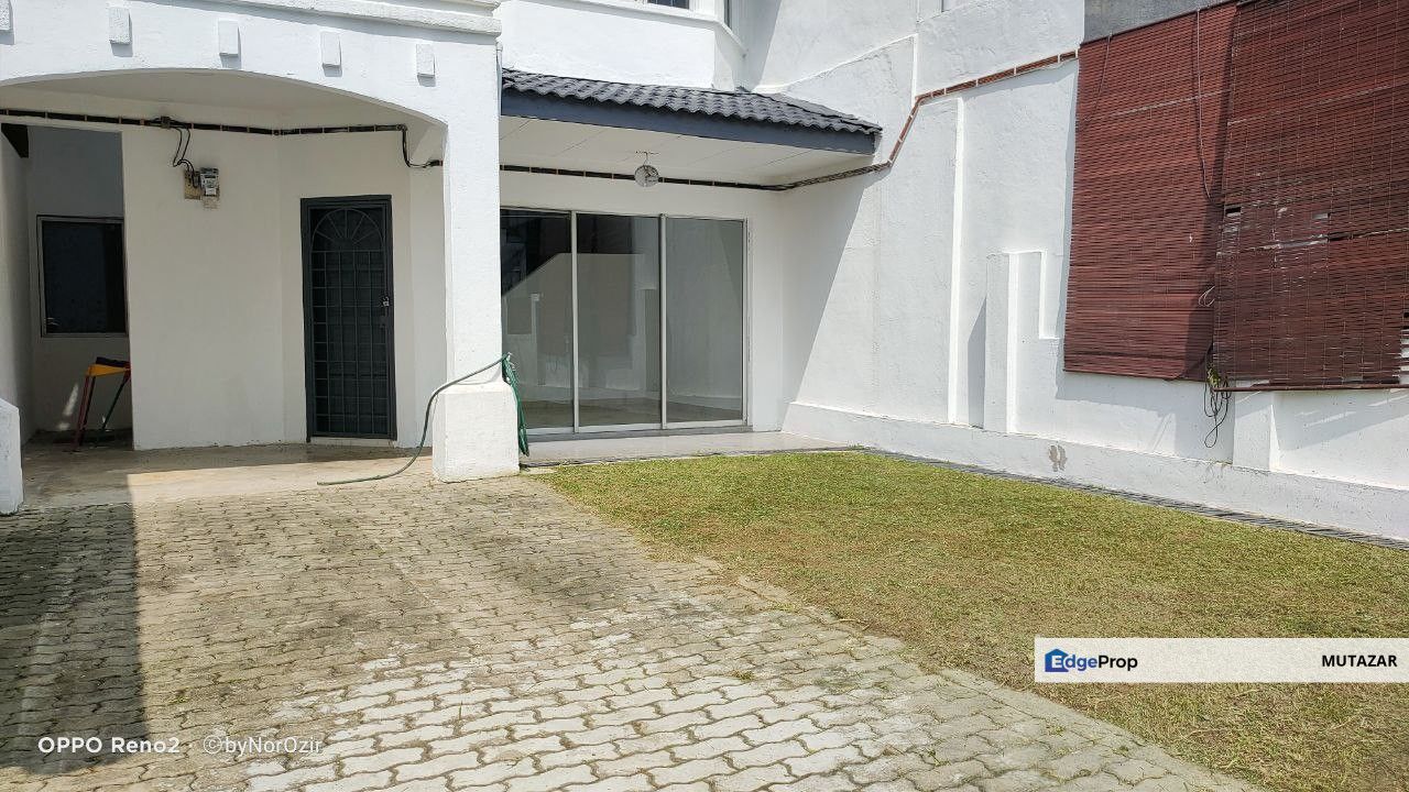 FACING OPEN!  Double Storey Terrace House at Jalan Cecawi, Seksyen 6, Kota Damansara - Refurbished & Huge Extra Land, Selangor, Kota Damansara