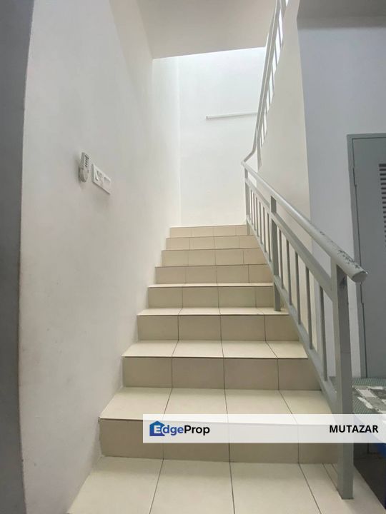 FREEHOLD, PRICE REDUCE!!! Double Storey Terrace House @ Saujana KLIA, Kota Warisan - Renovated with Extra 15ft Land , Selangor, Sepang