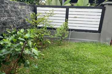 FREEHOLD END LOT, Double Storey Terrace House @ Taman Setiawangsa KL - Extra Land At Side