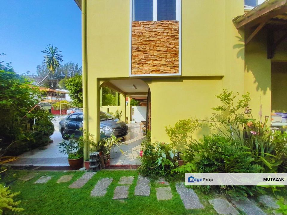 CORNER LOT, Double Storey Terrace House @ Seksyen 4, Shah Alam - Extra Land & 6 Bedrooms , Selangor, Shah Alam