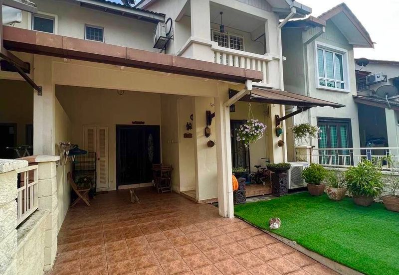 RENOVATED-EXTENDED-BIG BUILT UP, Double Storey Terrace House @ U8 Jalan Serambi, Bukit Jelutong, Shah Alam - FREEHOLD