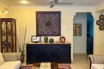 RENOVATED-EXTENDED-BIG BUILT UP, Double Storey Terrace House @ U8 Jalan Serambi, Bukit Jelutong, Shah Alam - FREEHOLD