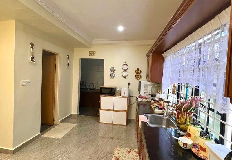 RENOVATED-EXTENDED-BIG BUILT UP, Double Storey Terrace House @ U8 Jalan Serambi, Bukit Jelutong, Shah Alam - FREEHOLD