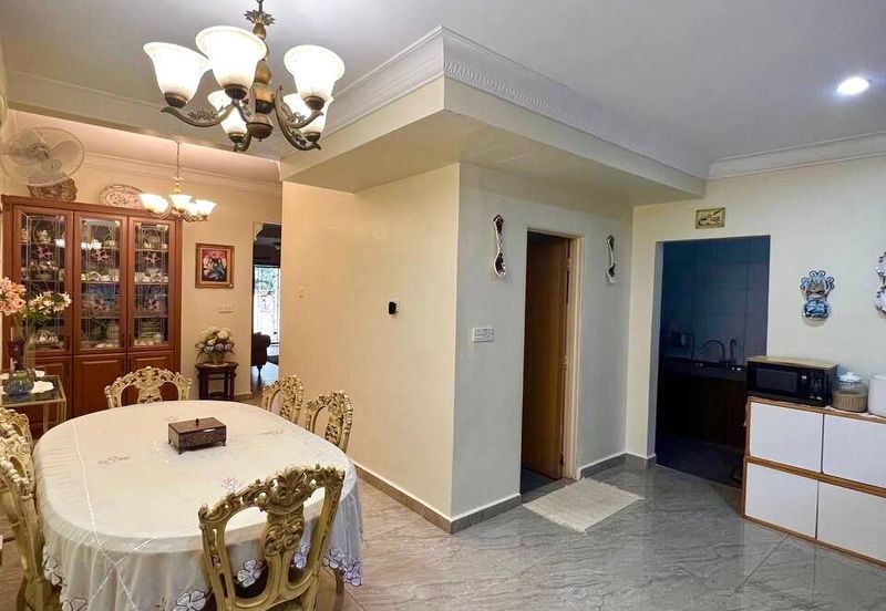 RENOVATED-EXTENDED-BIG BUILT UP, Double Storey Terrace House @ U8 Jalan Serambi, Bukit Jelutong, Shah Alam - FREEHOLD