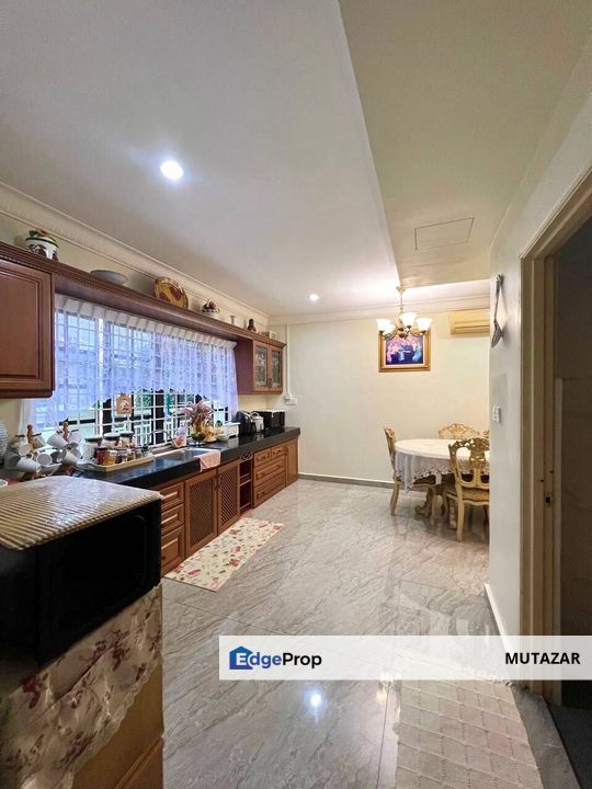 RENOVATED-EXTENDED-BIG BUILT UP, Double Storey Terrace House @ U8 Jalan Serambi, Bukit Jelutong, Shah Alam - FREEHOLD, Selangor, Bukit Jelutong