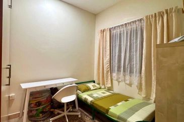 RENOVATED-EXTENDED-BIG BUILT UP, Double Storey Terrace House @ U8 Jalan Serambi, Bukit Jelutong, Shah Alam - FREEHOLD