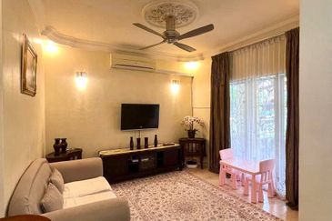RENOVATED-EXTENDED-BIG BUILT UP, Double Storey Terrace House @ U8 Jalan Serambi, Bukit Jelutong, Shah Alam - FREEHOLD