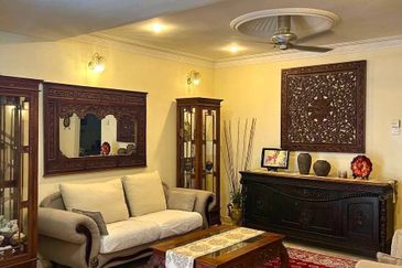 RENOVATED-EXTENDED-BIG BUILT UP, Double Storey Terrace House @ U8 Jalan Serambi, Bukit Jelutong, Shah Alam - FREEHOLD