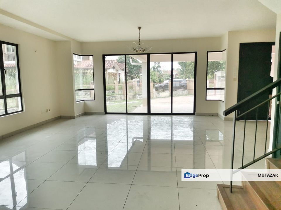 FREEHOLD - END LOT- FACING OPEN,  Double Storey Semi-D @ Country Heights Kajang - Huge Extra Land, Selangor, Country Heights