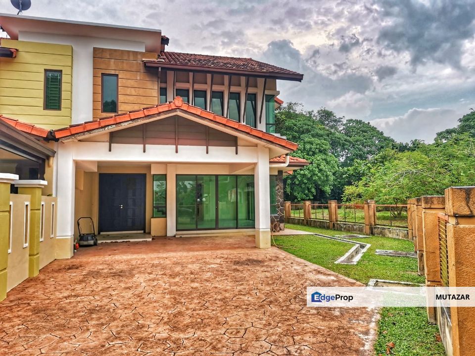 FREEHOLD - END LOT- FACING OPEN,  Double Storey Semi-D @ Country Heights Kajang - Huge Extra Land, Selangor, Country Heights