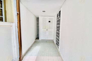 FACING OPEN, Double Storey Terrace House in Taman Setiawangsa, KL - FREEHOLD