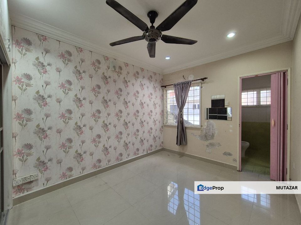 RENOVATED, Double Storey Terrace House @ Taman Bukit Indah, Ampang Jaya - Big Built-up Size 2200 sqft, Selangor, Ampang