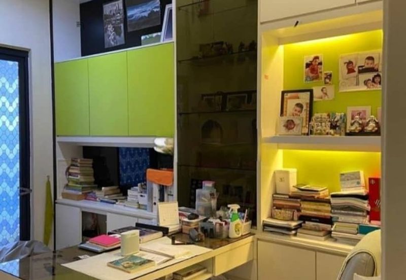 FREEHOLD, 3-Storeys Semi-D @ Seksyen U8, Bukit Jelutong - Fully Renovated and Extended