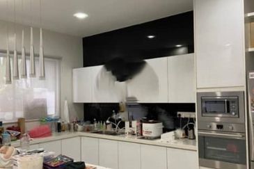 FREEHOLD, 3-Storeys Semi-D @ Seksyen U8, Bukit Jelutong - Fully Renovated and Extended