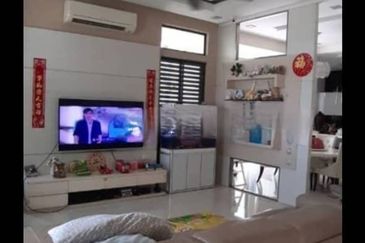 FREEHOLD, 3-Storeys Semi-D @ Seksyen U8, Bukit Jelutong - Fully Renovated and Extended