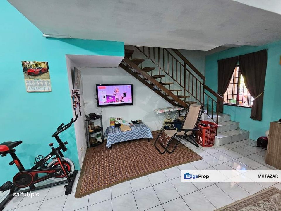 BELOW MARKET, Double Storey Terrace House in Taman Sri Haneco, Semenyih - Rumah Extend & Dinding Dapur Fully Tiles!, Selangor, Semenyih